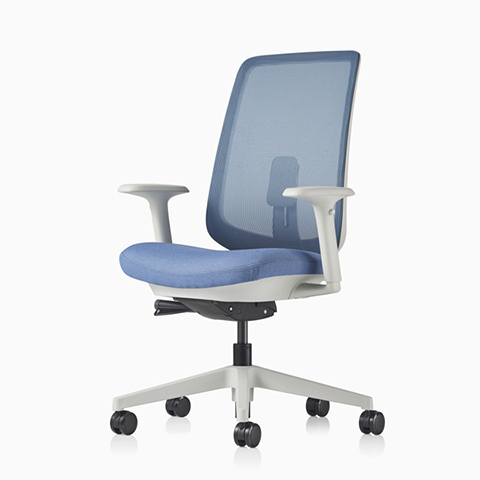 Three-quarter front view of a mineral Verus chair.