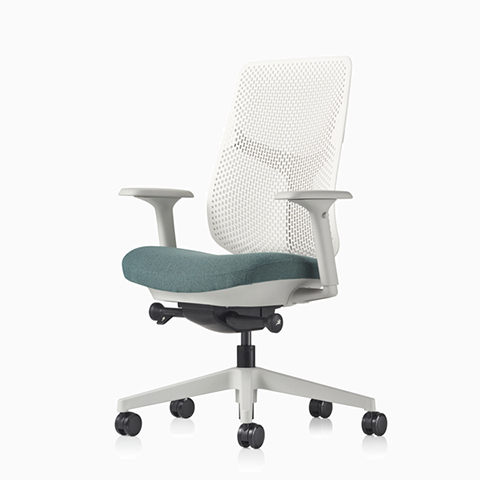 Three-quarter front view of a mineral Verus chair.